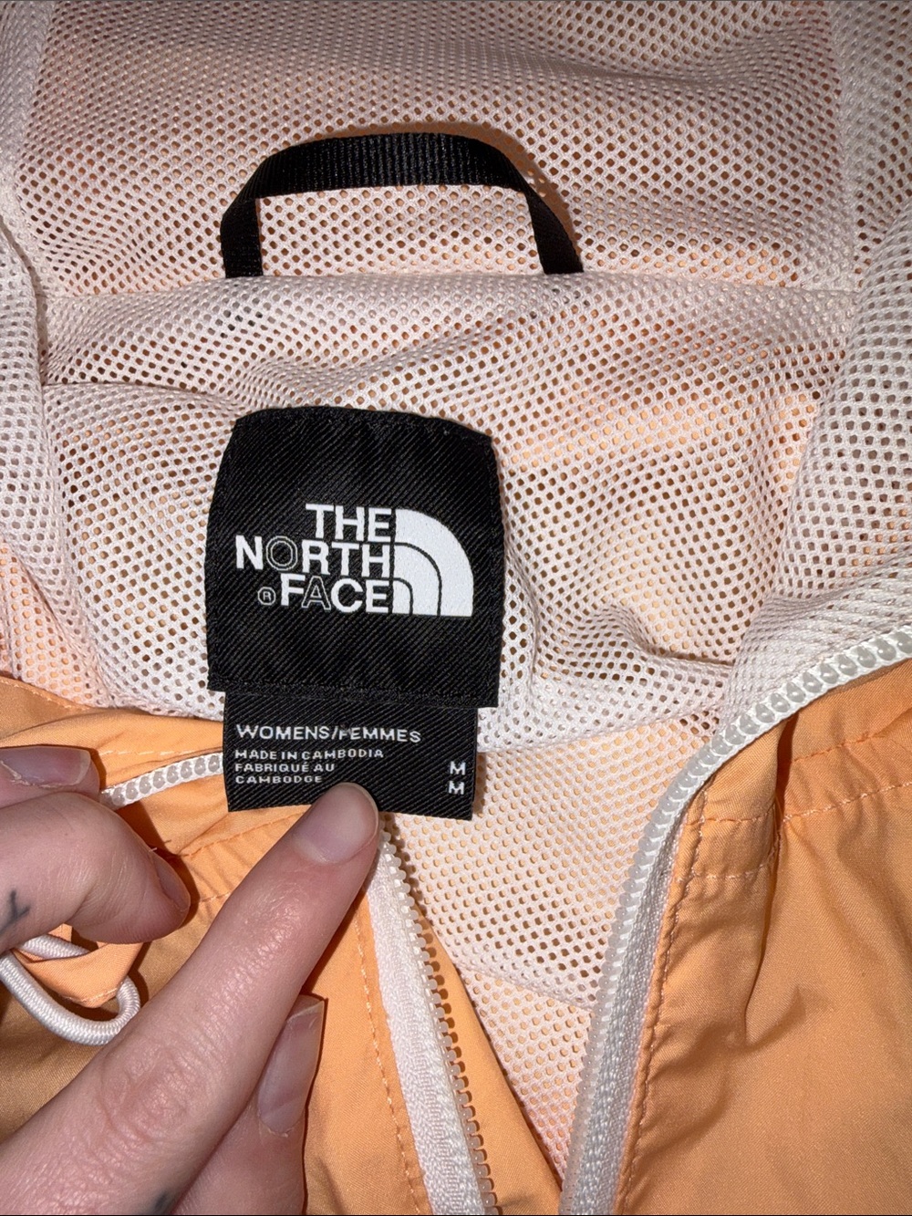 The North Face Womens Peach, Black & White Windbreaker Jacket and Joggers Set - Picture 4 of 14